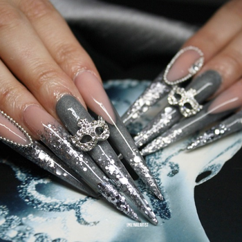 EmilyYafai_NailArtist