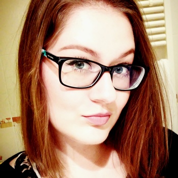 Elena_CherryBomb