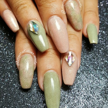 Crystal Clear Nails 
